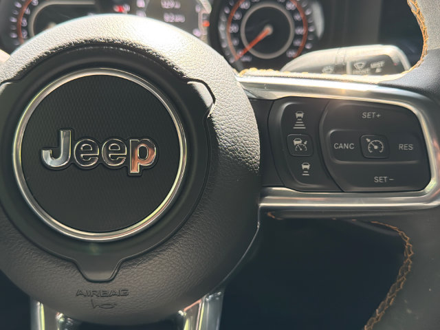 Used 2024 Jeep Wrangler Unlimited Sahara AWD/4WD image 30