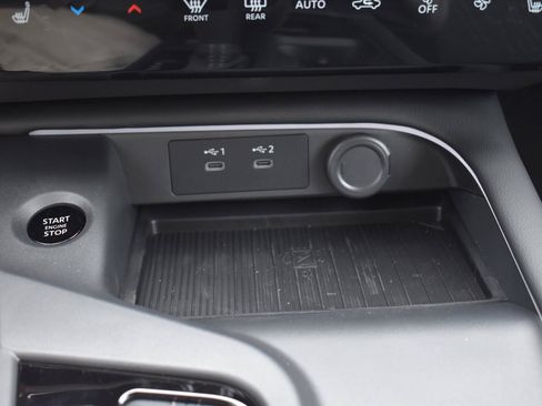 Used 2026 Nissan Sentra SV w/ SV Convenience Package FWD image 36