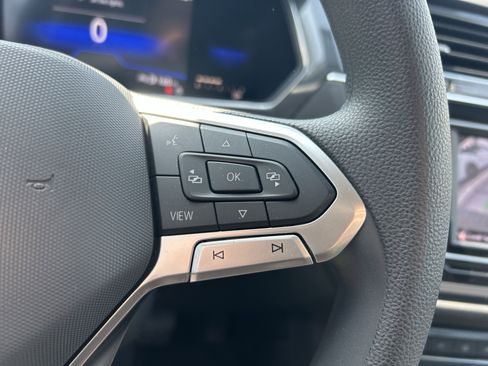 Certified 2022 Volkswagen Tiguan S image 17