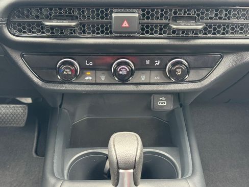 Certified 2025 Honda HR-V LX image 15