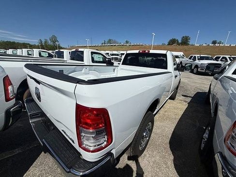 Used 2024 RAM 2500 Tradesman w/ Chrome Appearance Group image 4