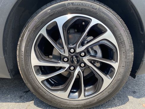 Used 2023 Chevrolet Bolt EUV Premier FWD image 13