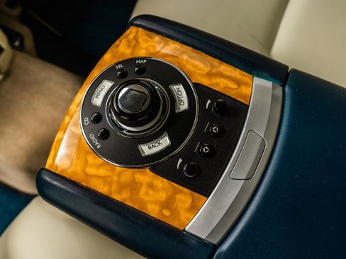 Used 2010 Rolls-Royce Ghost image 31