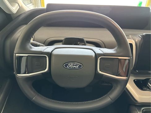 Used 2025 Ford Expedition Active AWD/4WD image 13