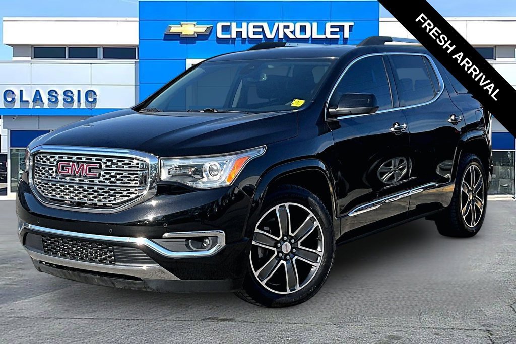 Used 2018 GMC Acadia Denali w/ Technology Package AWD/4WD image 2