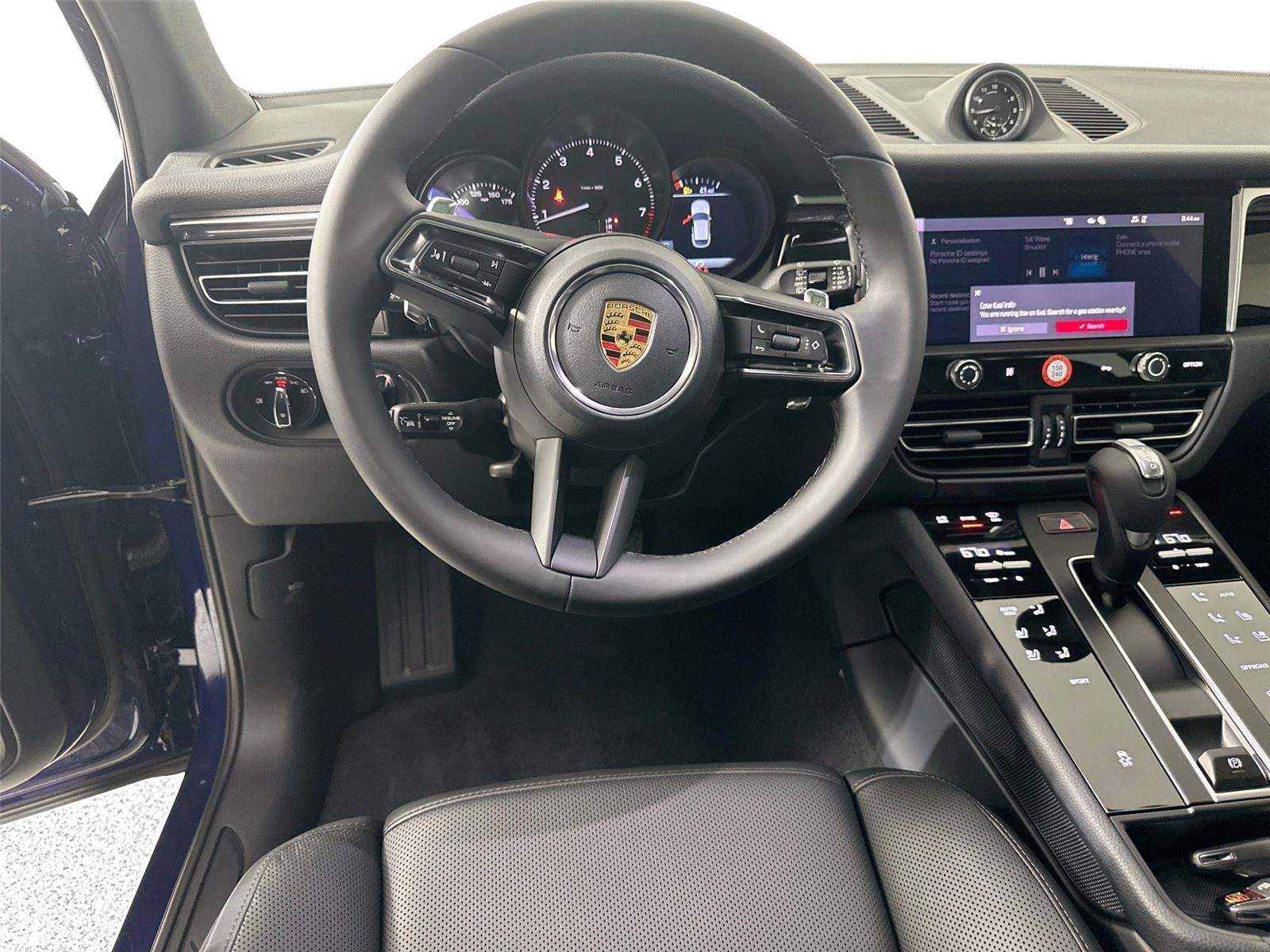 Certified 2026 Porsche Macan Turbo AWD/4WD image 18