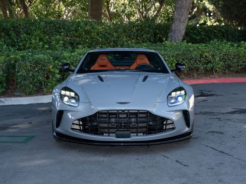 Used 2025 Aston Martin V8 Vantage Coupe image 5