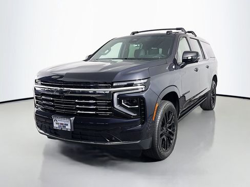 New 2025 Chevrolet Suburban Premier image 3