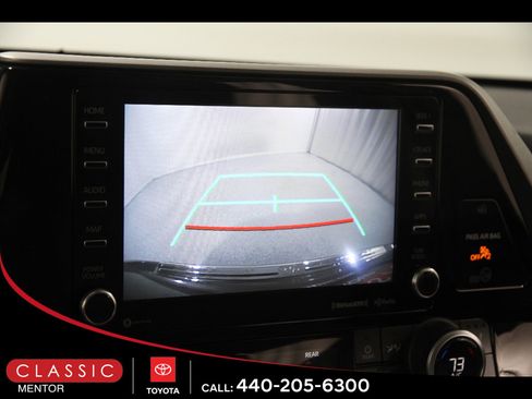 Used 2020 Toyota Highlander XLE AWD/4WD image 11