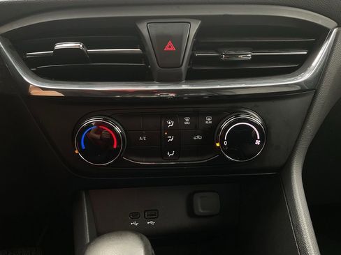 Used 2025 Buick Encore GX Preferred FWD image 25