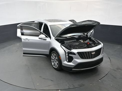 Used 2020 Cadillac XT4 Premium Luxury w/ Driver Assist Package AWD/4WD image 17