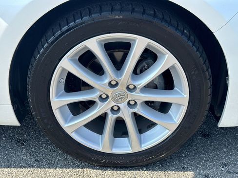 Used 2013 Toyota Avalon Limited image 12