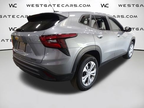 Used 2024 Chevrolet Trax LS image 39