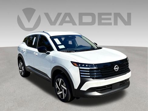 New 2026 Nissan Kicks SV w/ SV Premium Package FWD image 1