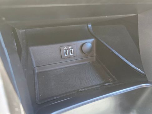 Used 2020 Ford Fusion SEL FWD image 12