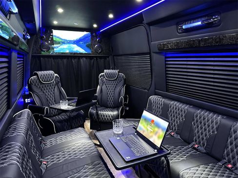 Used 2024 Mercedes-Benz Sprinter 3500 image 9