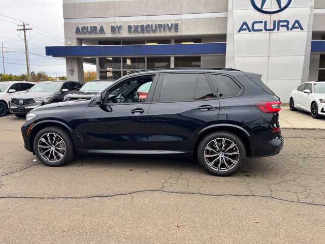Used 2021 BMW X5 xDrive40i w/ M Sport Package AWD/4WD image 4