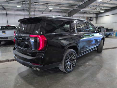 Used 2026 GMC Yukon XL Denali Ultimate AWD/4WD image 3