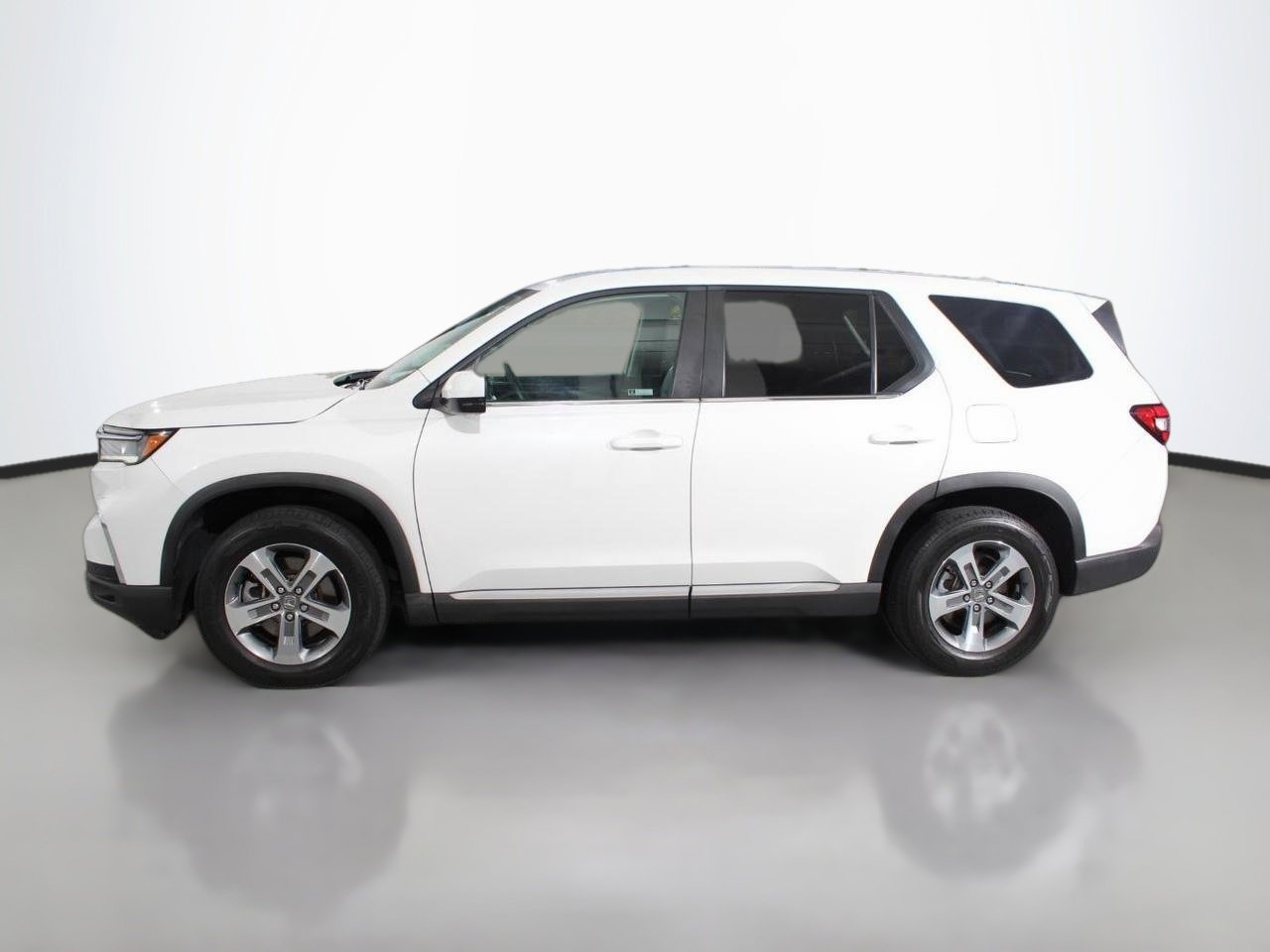 Used 2023 Honda Pilot EX-L image 3