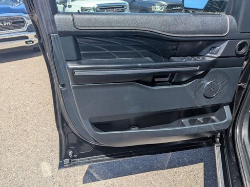 Used 2018 Ford Expedition Max Platinum AWD/4WD image 9