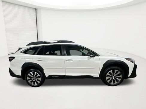 Used 2023 Subaru Outback Limited XT AWD/4WD image 4