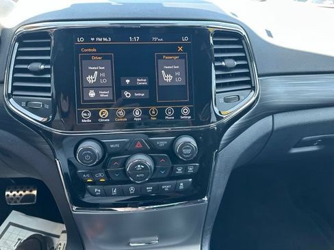 Used 2021 Jeep Grand Cherokee Laredo X AWD/4WD image 23