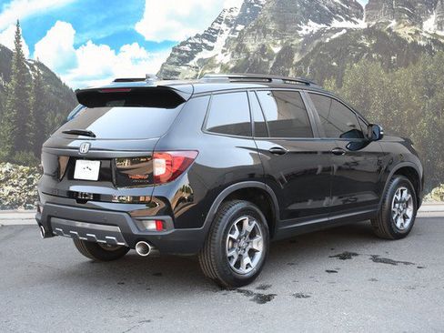 Used 2023 Honda Passport TrailSport image 3