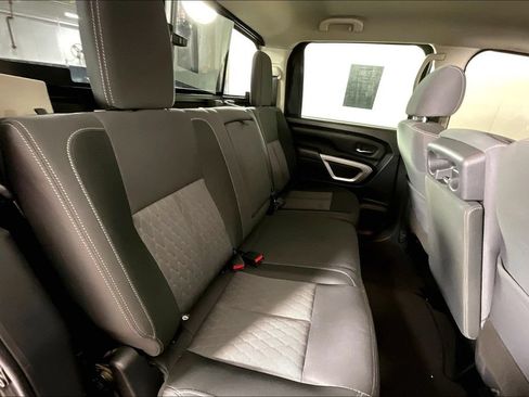 Used 2021 Nissan Titan SV AWD/4WD image 31