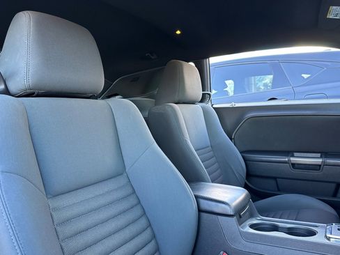 Used 2013 Dodge Challenger R/T image 29