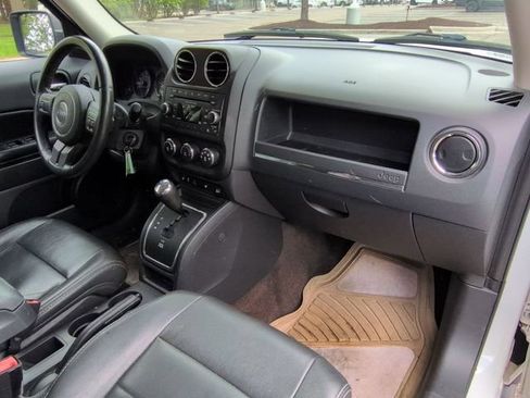 Used 2015 Jeep Patriot High Altitude FWD image 26