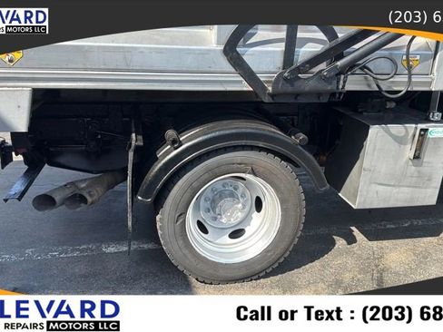 Used 2012 Ford F550 4x4 Regular Cab Super Duty w/ Payload Upgrade Pkg image 11
