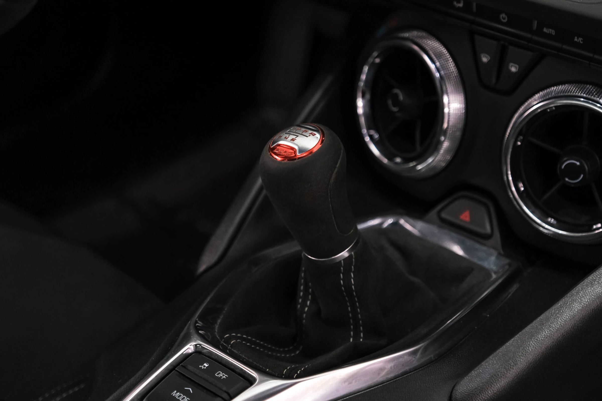 Used 2019 Chevrolet Camaro SS RWD image 23