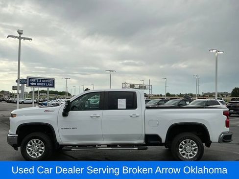Used 2024 Chevrolet Silverado 2500 LT AWD/4WD image 4