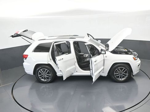 Used 2020 Jeep Grand Cherokee Overland image 74