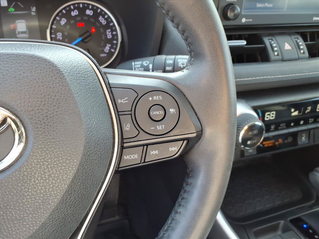 Used 2022 Toyota RAV4 XLE Premium AWD/4WD image 31