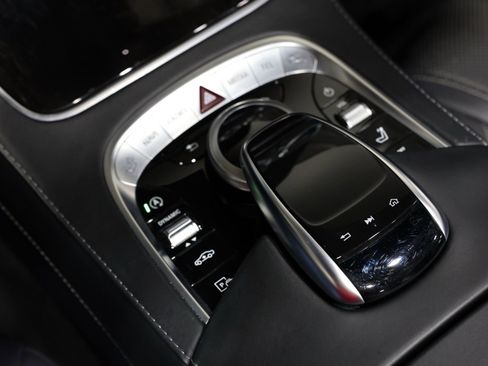 Used 2019 Mercedes-Benz S 560 Cabriolet w/ AMG Line Exterior image 33