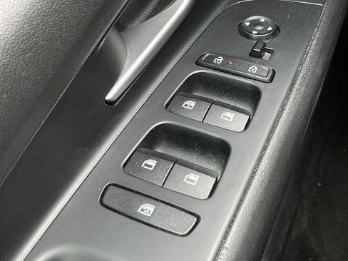 Used 2024 Hyundai Elantra SEL FWD image 11