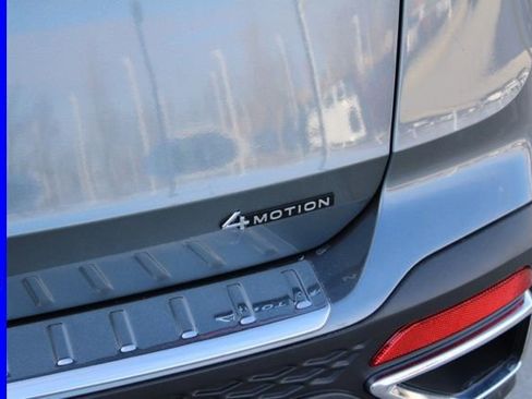 Used 2024 Volkswagen Taos SE image 8