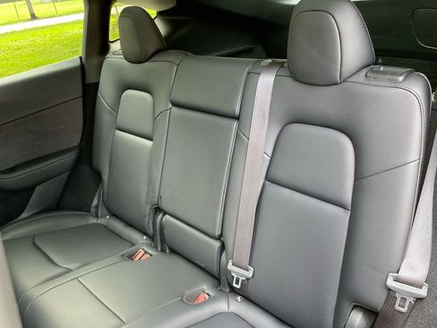 Used 2024 Tesla Model Y Performance image 36