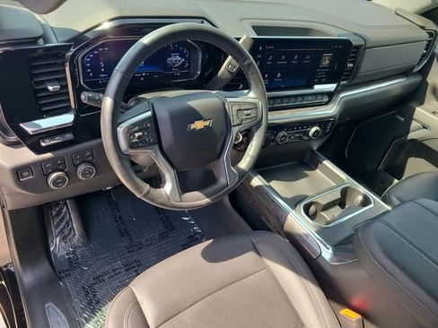 Used 2025 Chevrolet Silverado 2500 LTZ w/ LTZ Premium Package AWD/4WD image 16