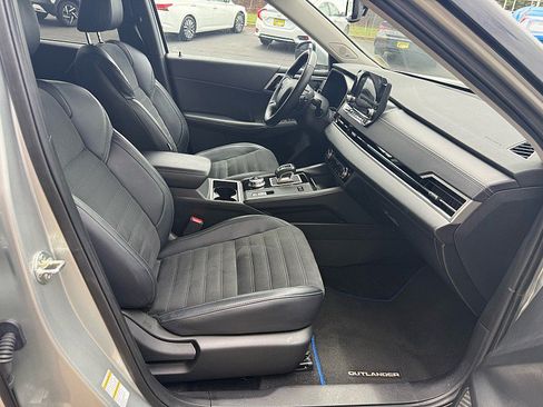 Used 2024 Mitsubishi Outlander SE AWD/4WD image 20