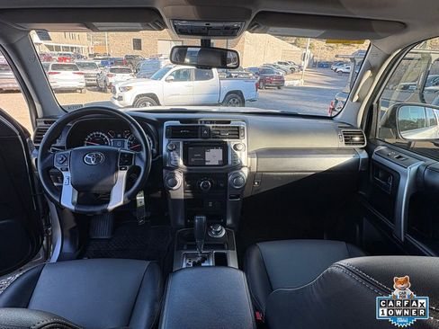 Used 2017 Toyota 4Runner SR5 Premium image 6