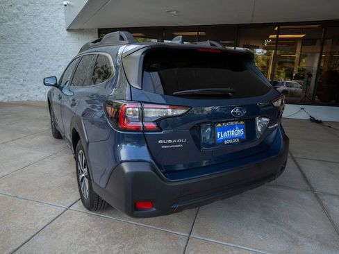 Used 2025 Subaru Outback Premium AWD/4WD image 5
