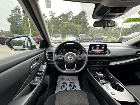 Used 2024 Nissan Rogue SV image 12