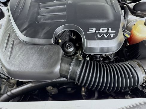 Used 2020 Dodge Charger SXT w/ Blacktop Package image 33