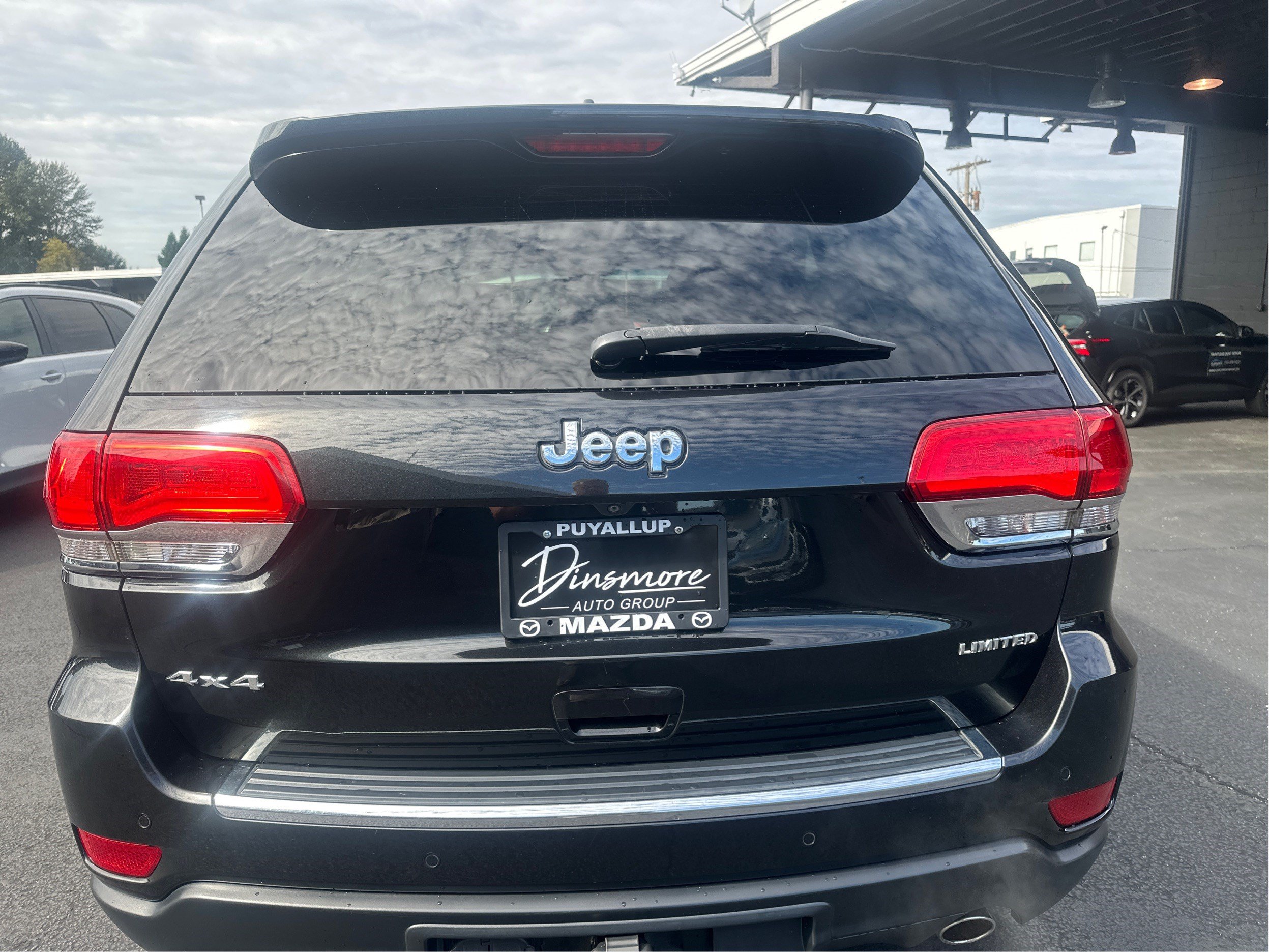 Used 2015 Jeep Grand Cherokee Limited w/ Trailer Tow Group IV AWD/4WD image 27