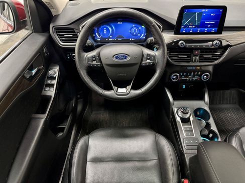 Used 2020 Ford Escape Titanium w/ Titanium Premium Package 2.0 AWD/4WD image 2