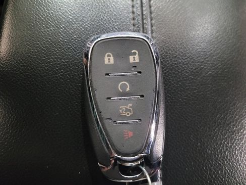 Used 2021 Chevrolet Malibu LT FWD image 32