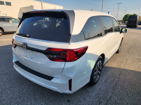 New 2026 Honda Odyssey EX-L image 4