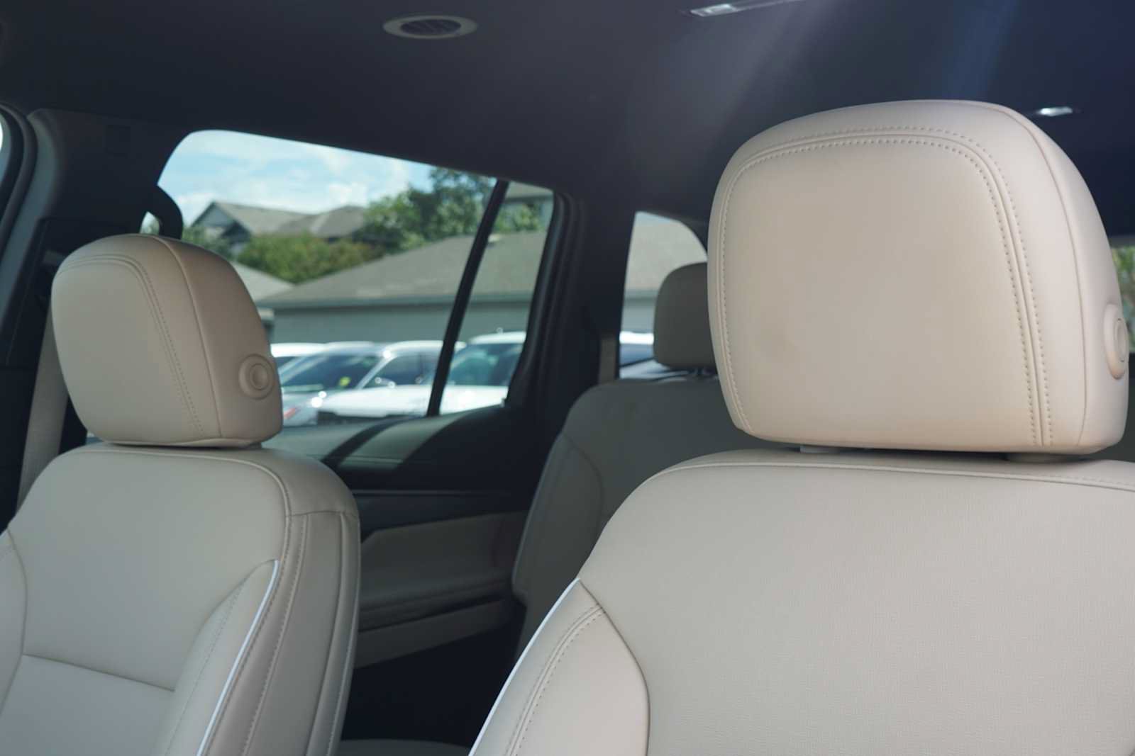 Used 2025 Buick Enclave Preferred FWD image 9